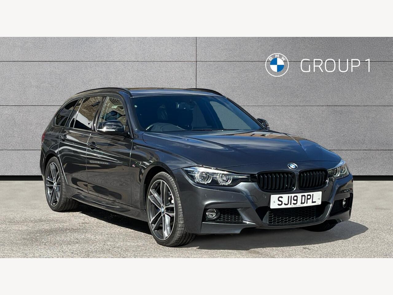 Main listing image - BMW 3 Series Touring
