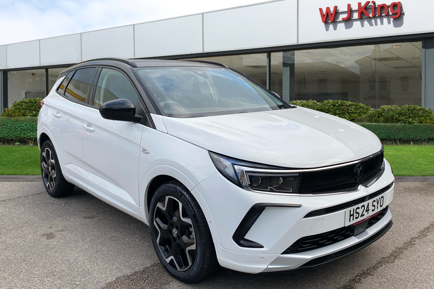 Main listing image - Vauxhall Grandland