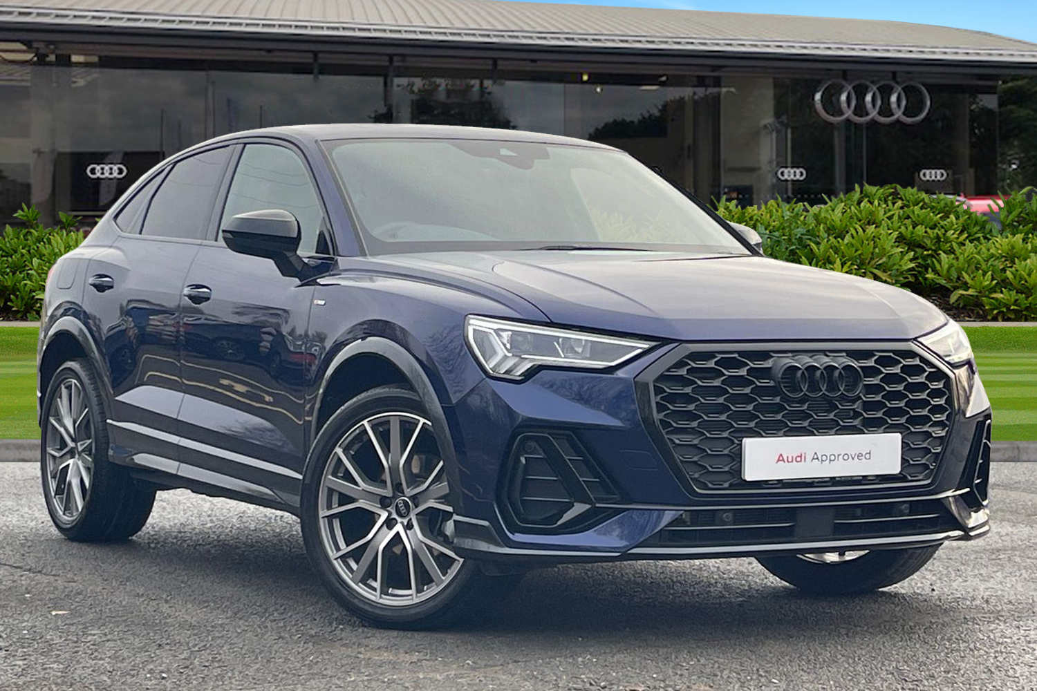 Main listing image - Audi Q3