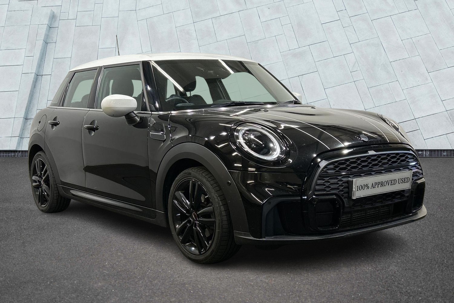 Main listing image - MINI Hatchback 5dr