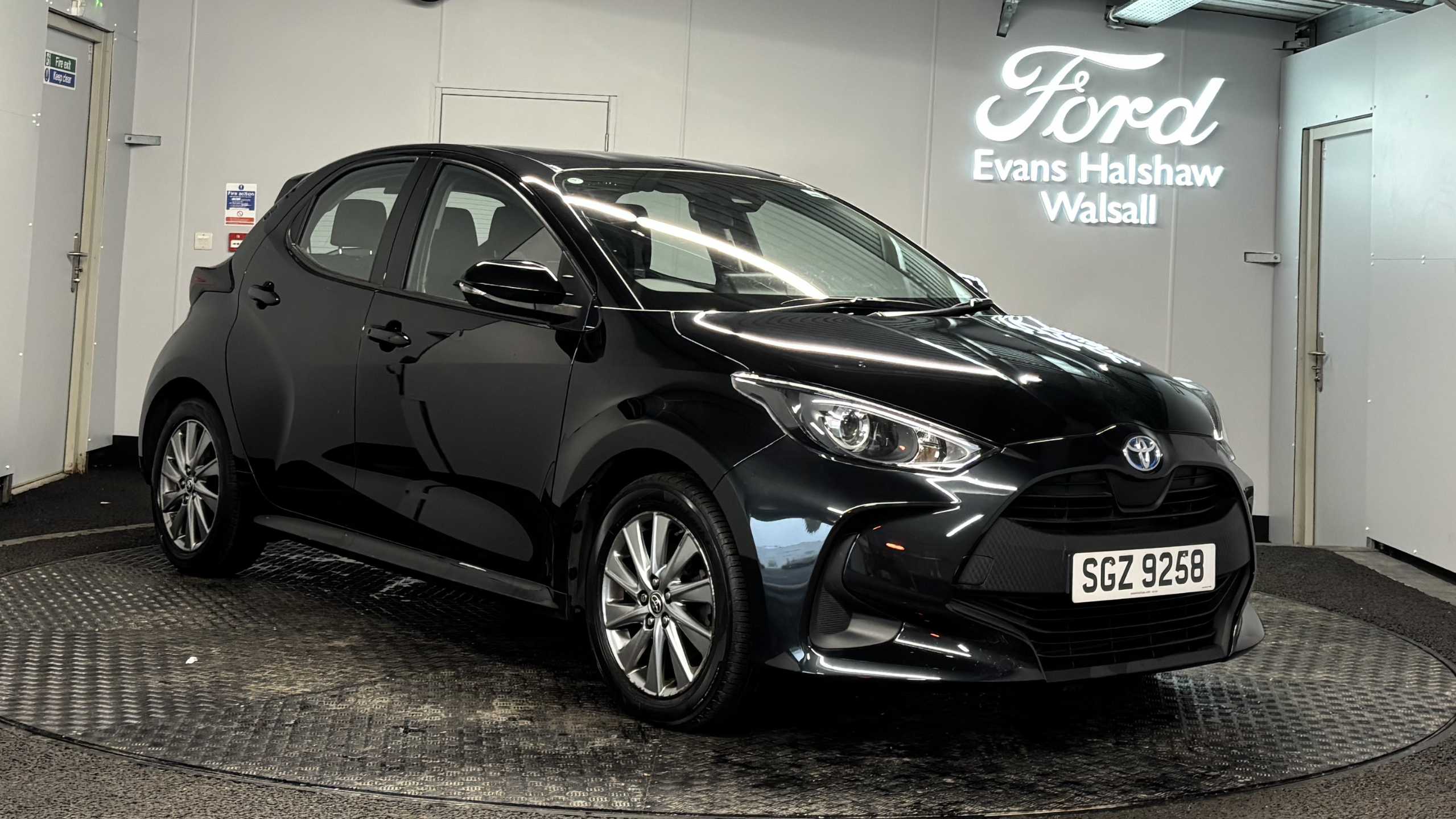 Main listing image - Toyota Yaris