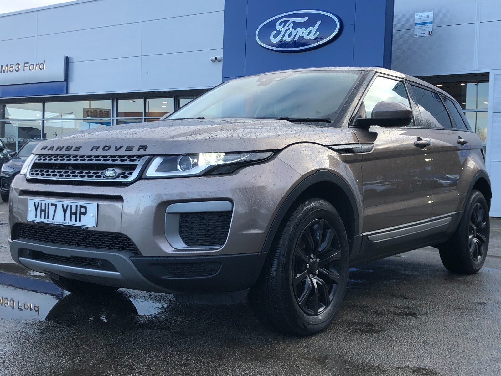 Main listing image - Land Rover Range Rover Evoque