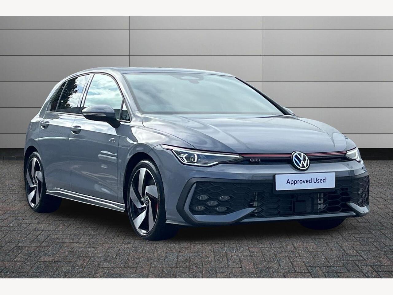 Main listing image - Volkswagen Golf