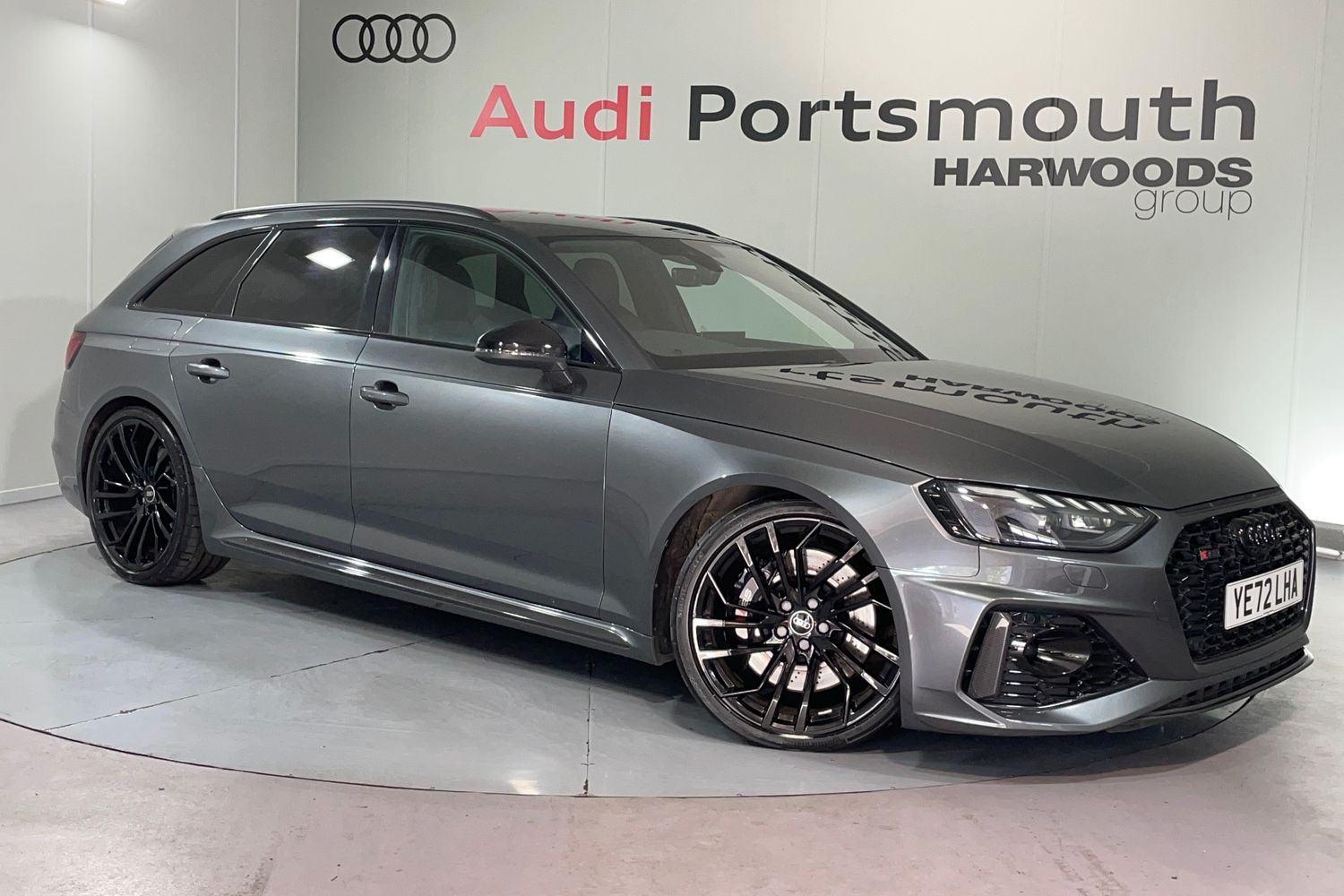 Main listing image - Audi RS4