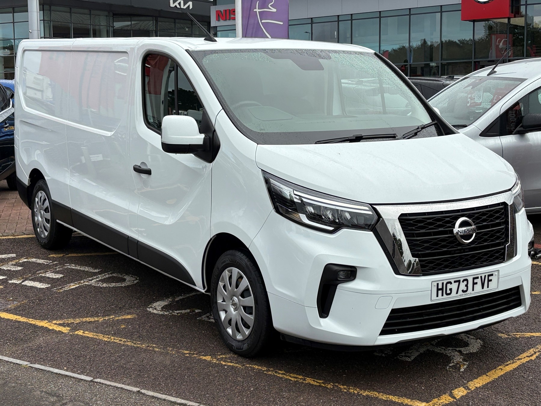 Main listing image - Nissan Primastar