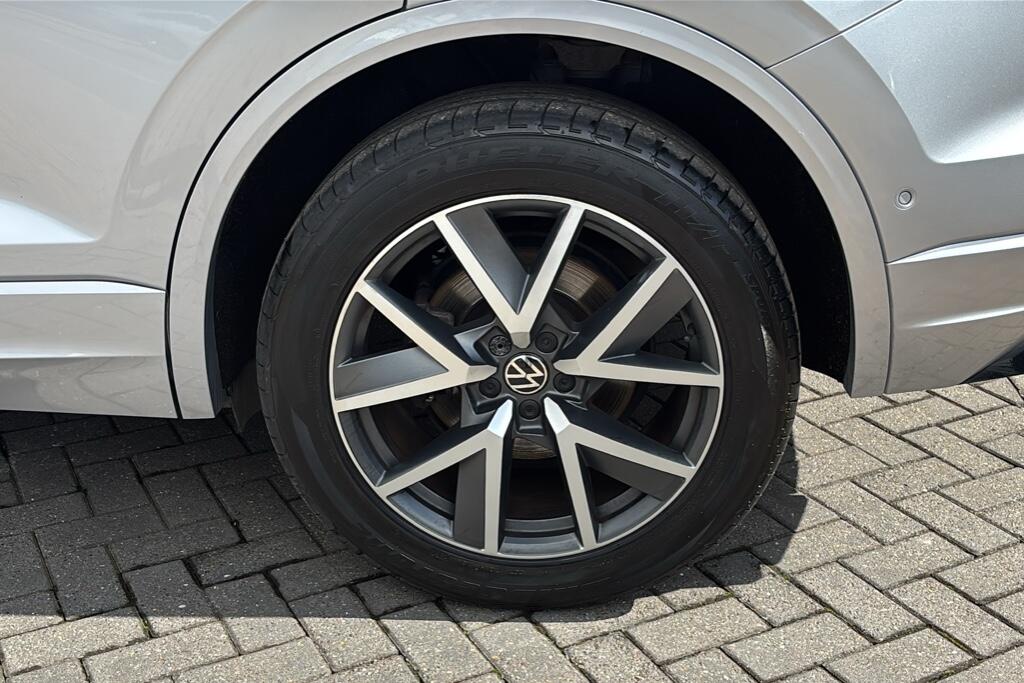 Main listing image - Volkswagen Touareg