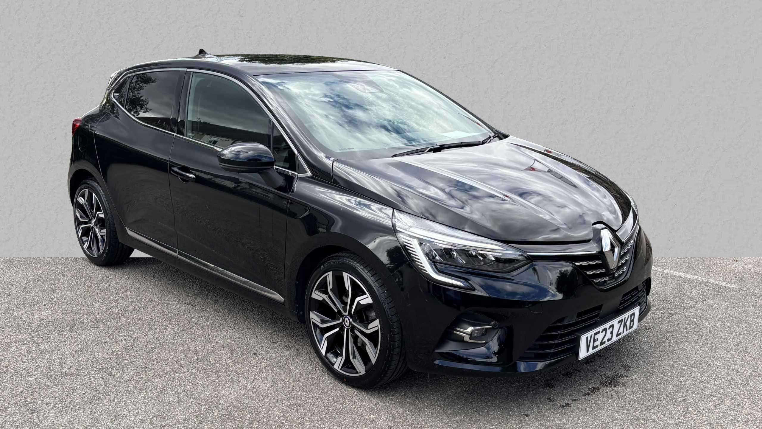 Main listing image - Renault Clio