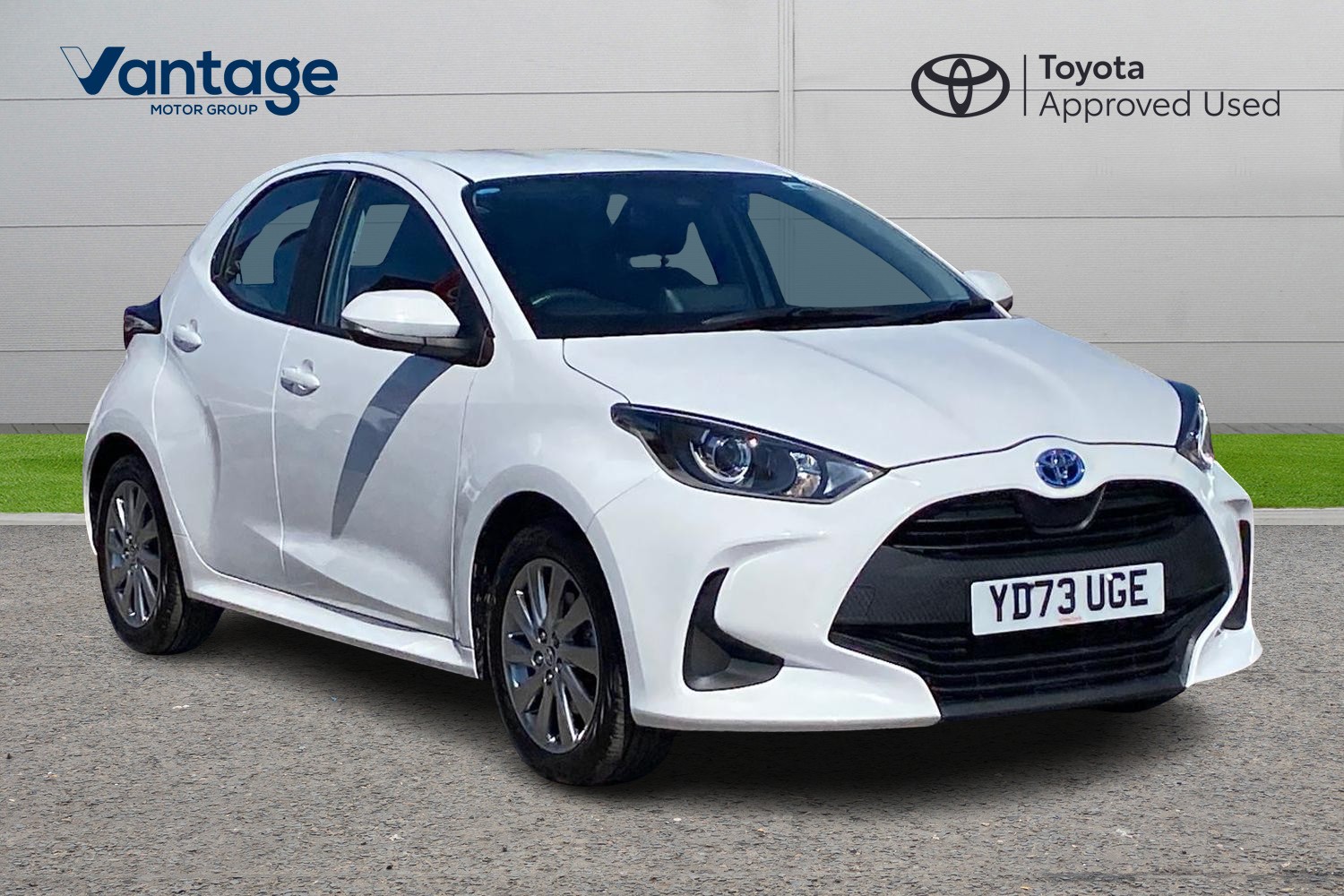 Main listing image - Toyota Yaris