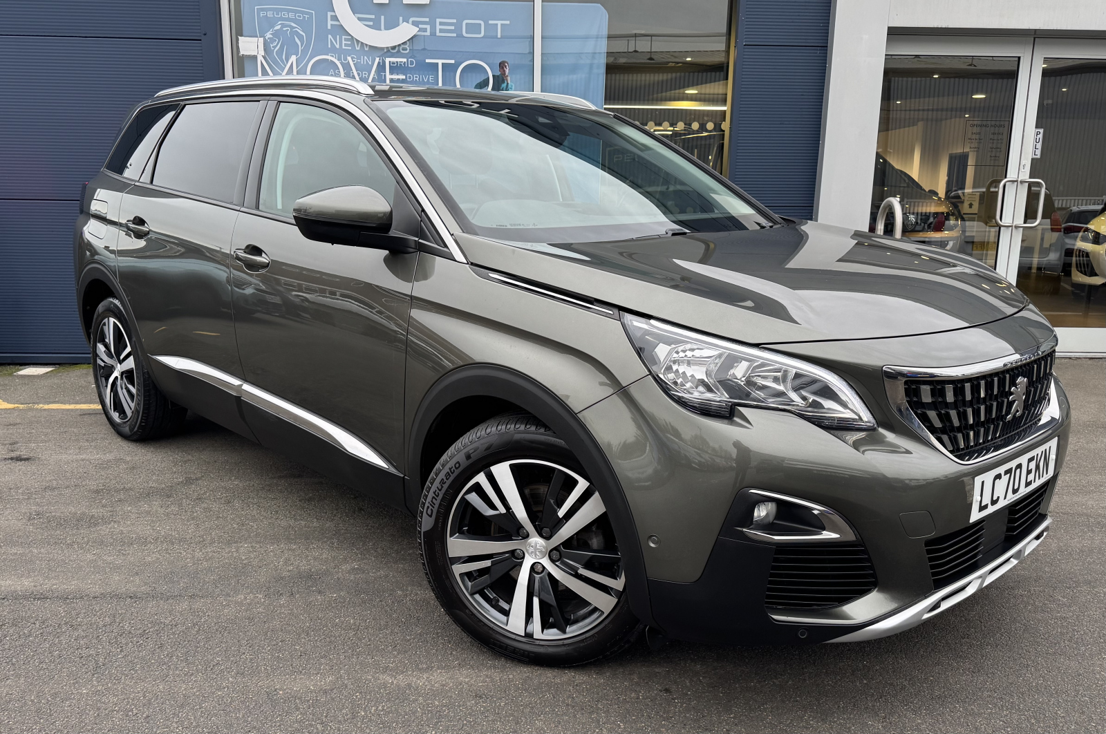 Main listing image - Peugeot 5008