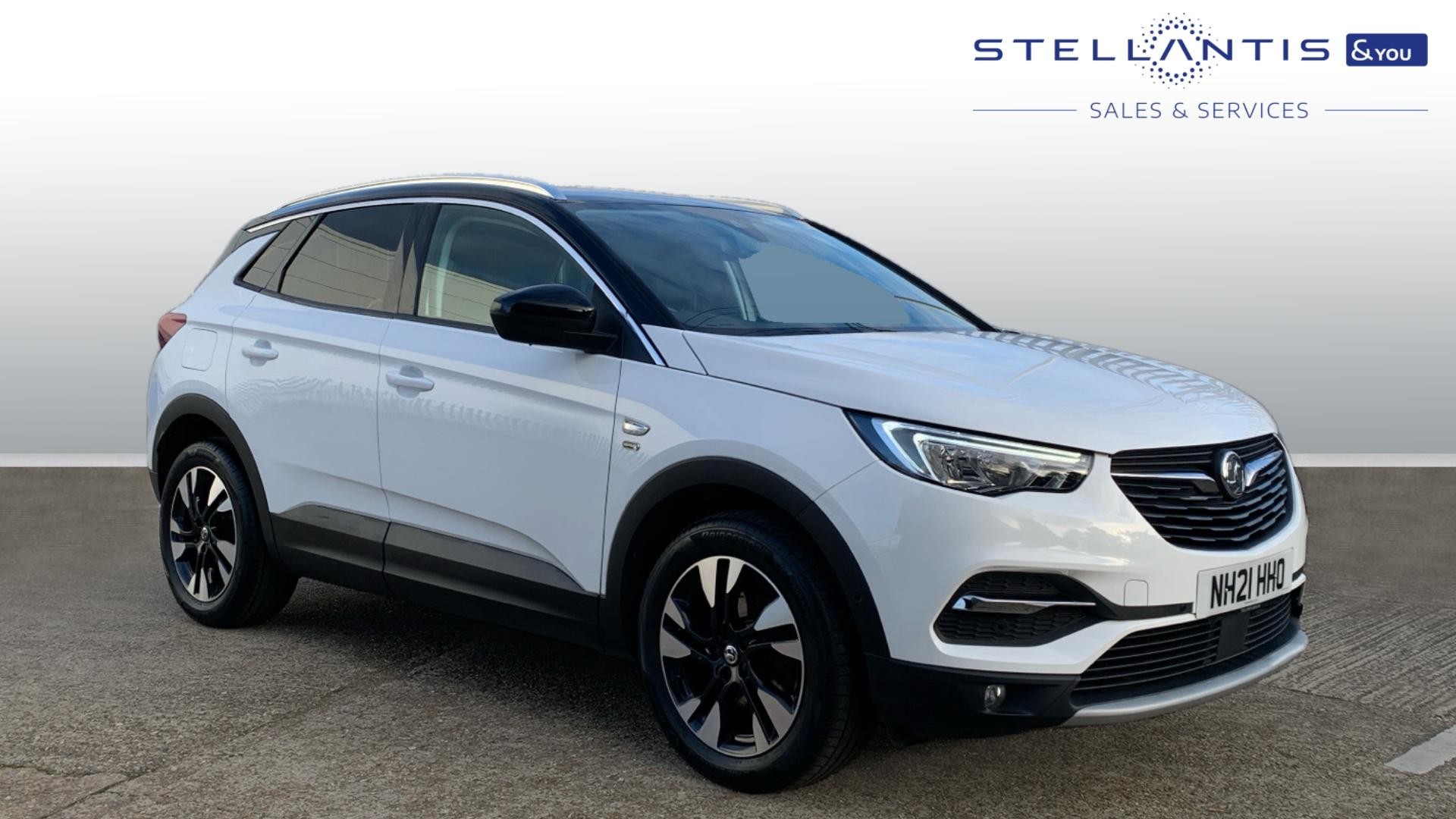 Main listing image - Vauxhall Grandland X