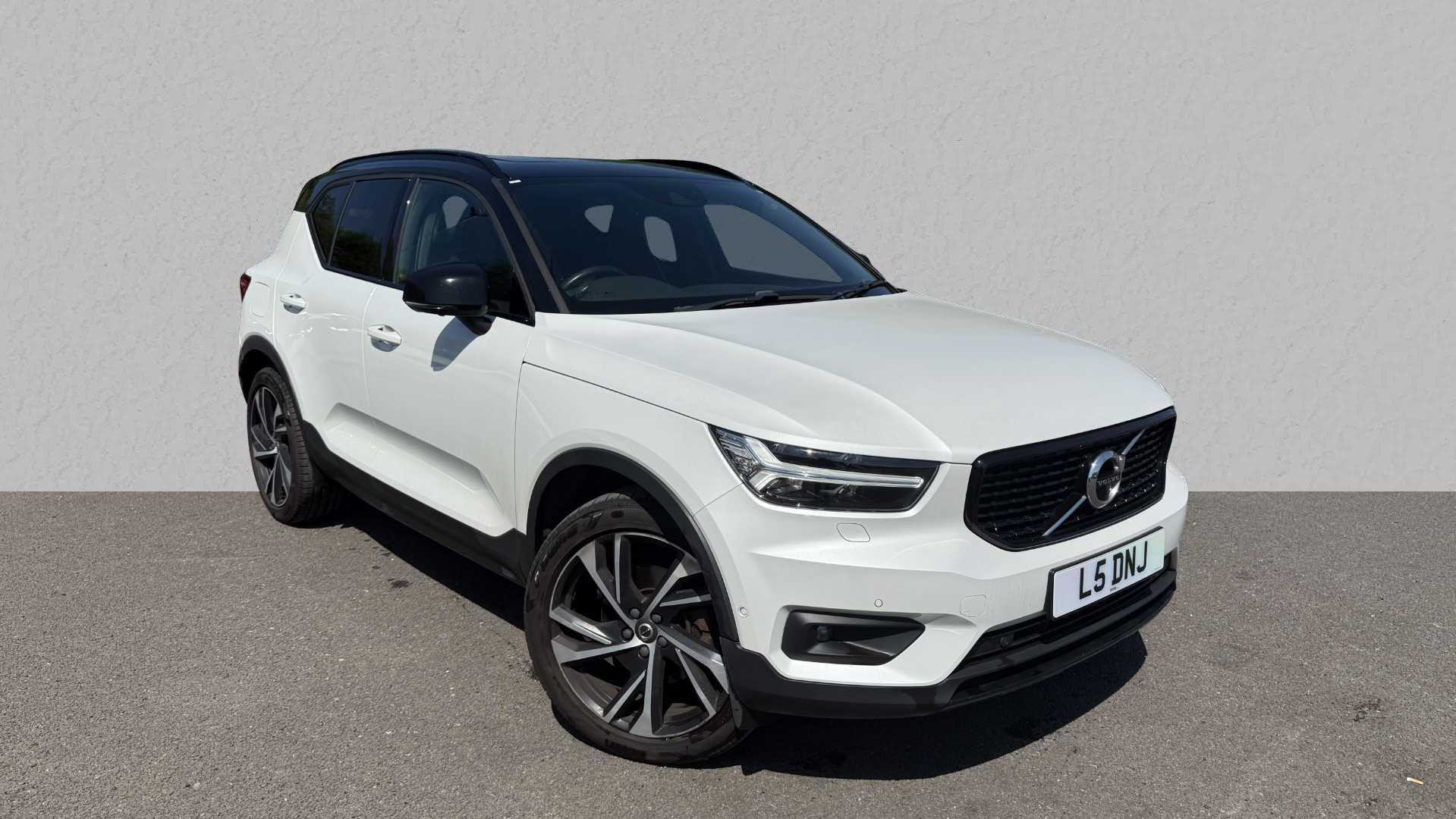 Main listing image - Volvo XC40
