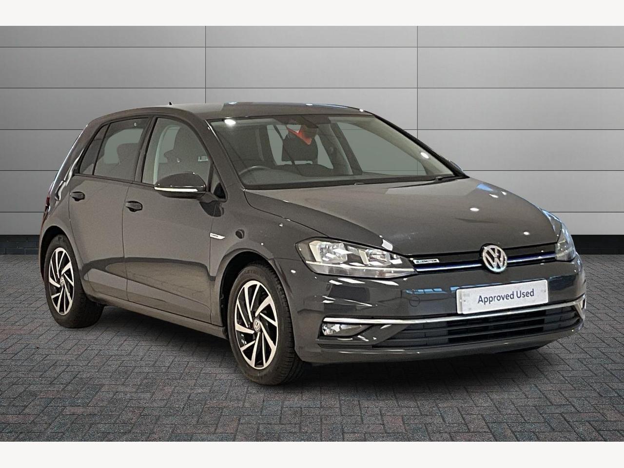 Main listing image - Volkswagen Golf