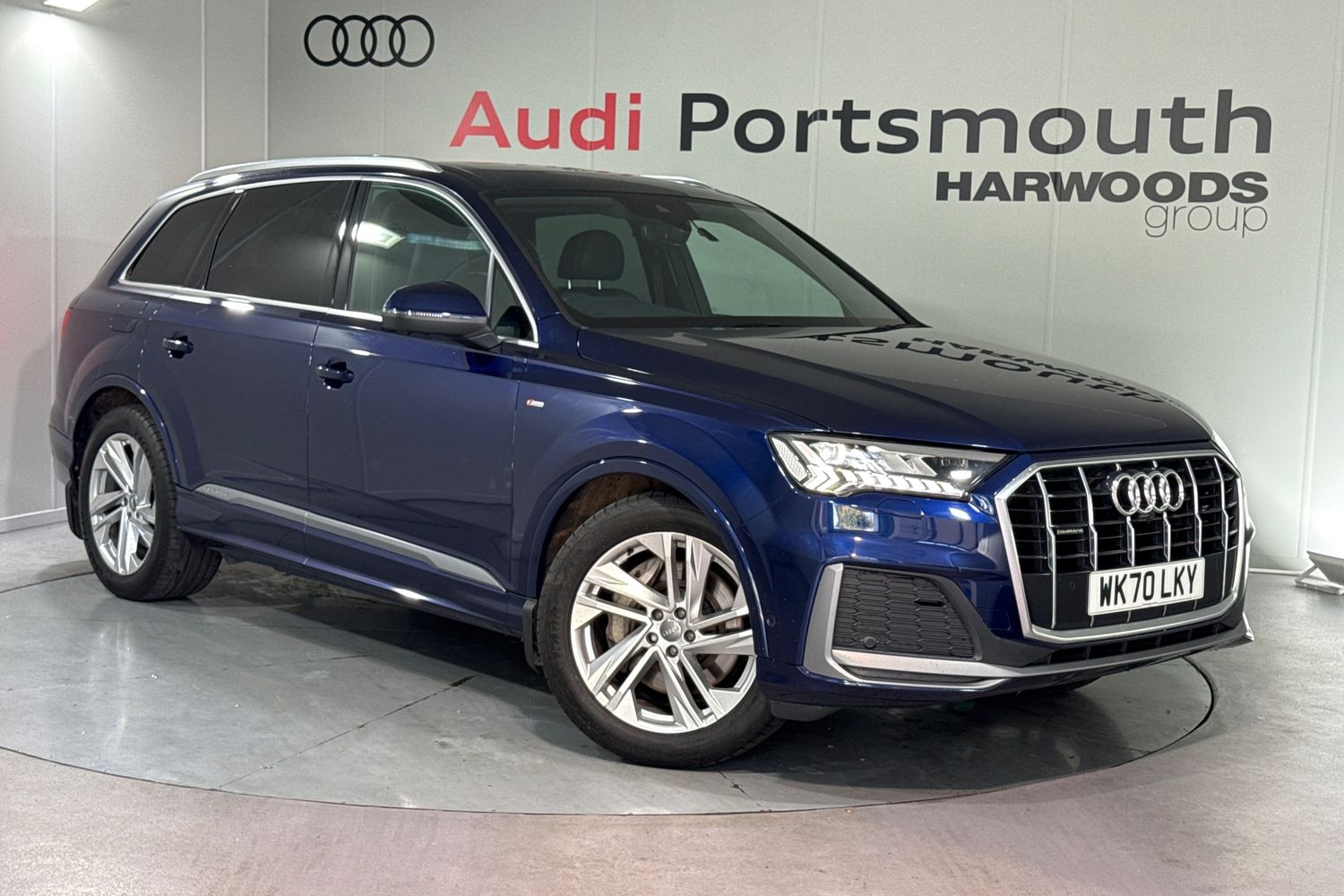 Main listing image - Audi Q7