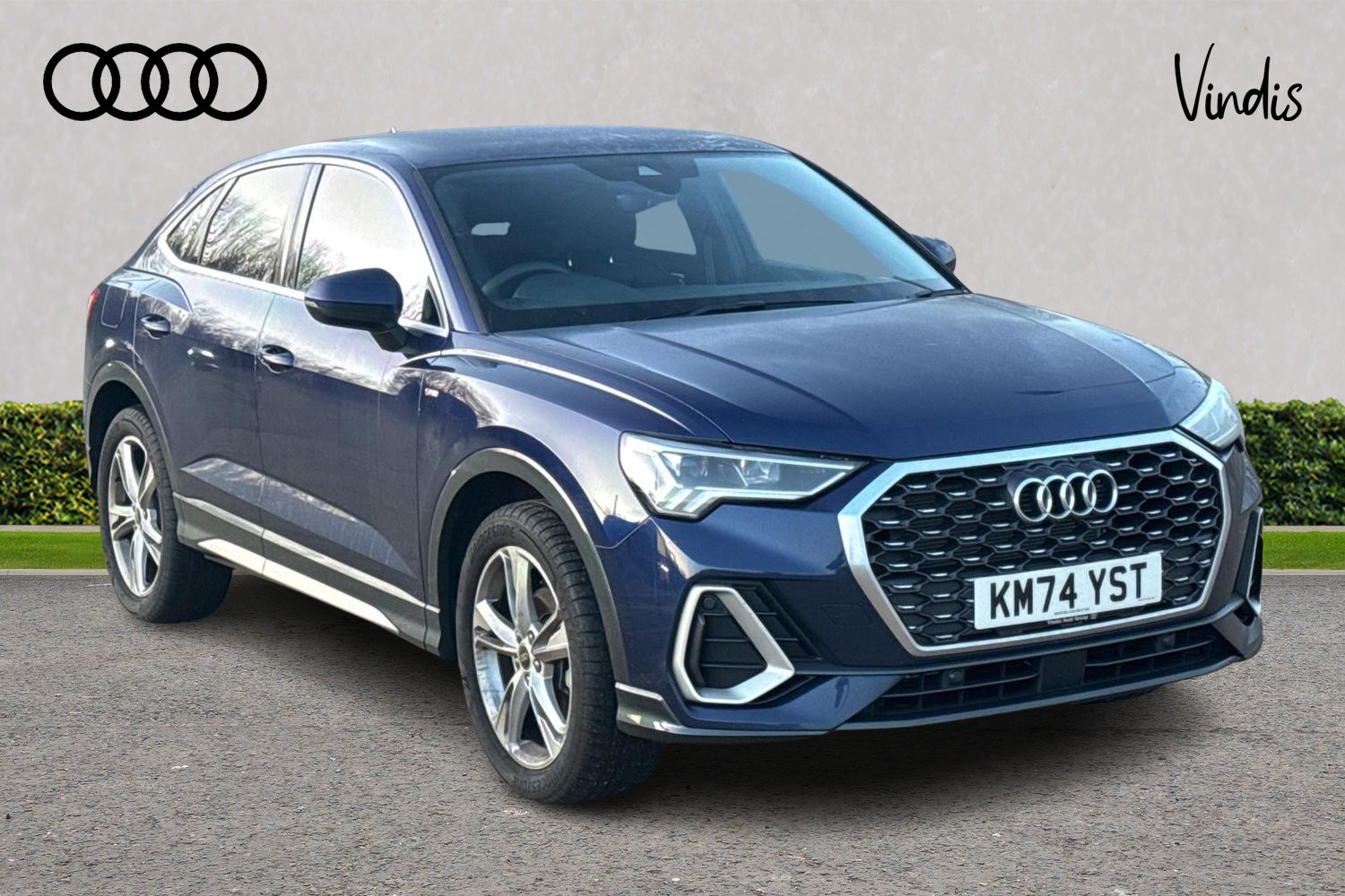 Main listing image - Audi Q3