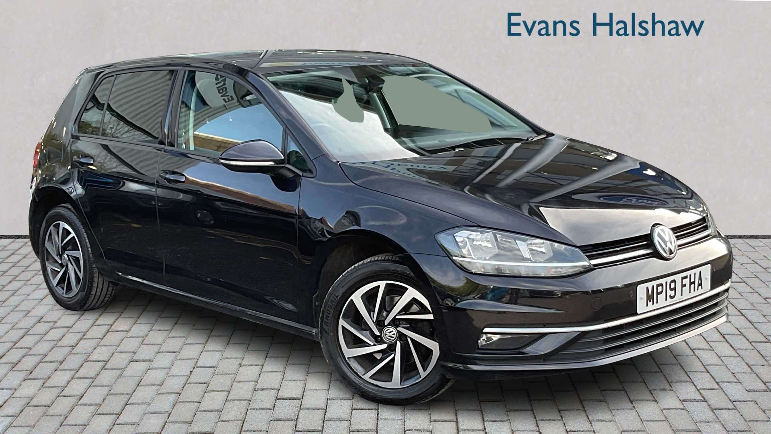 Main listing image - Volkswagen Golf
