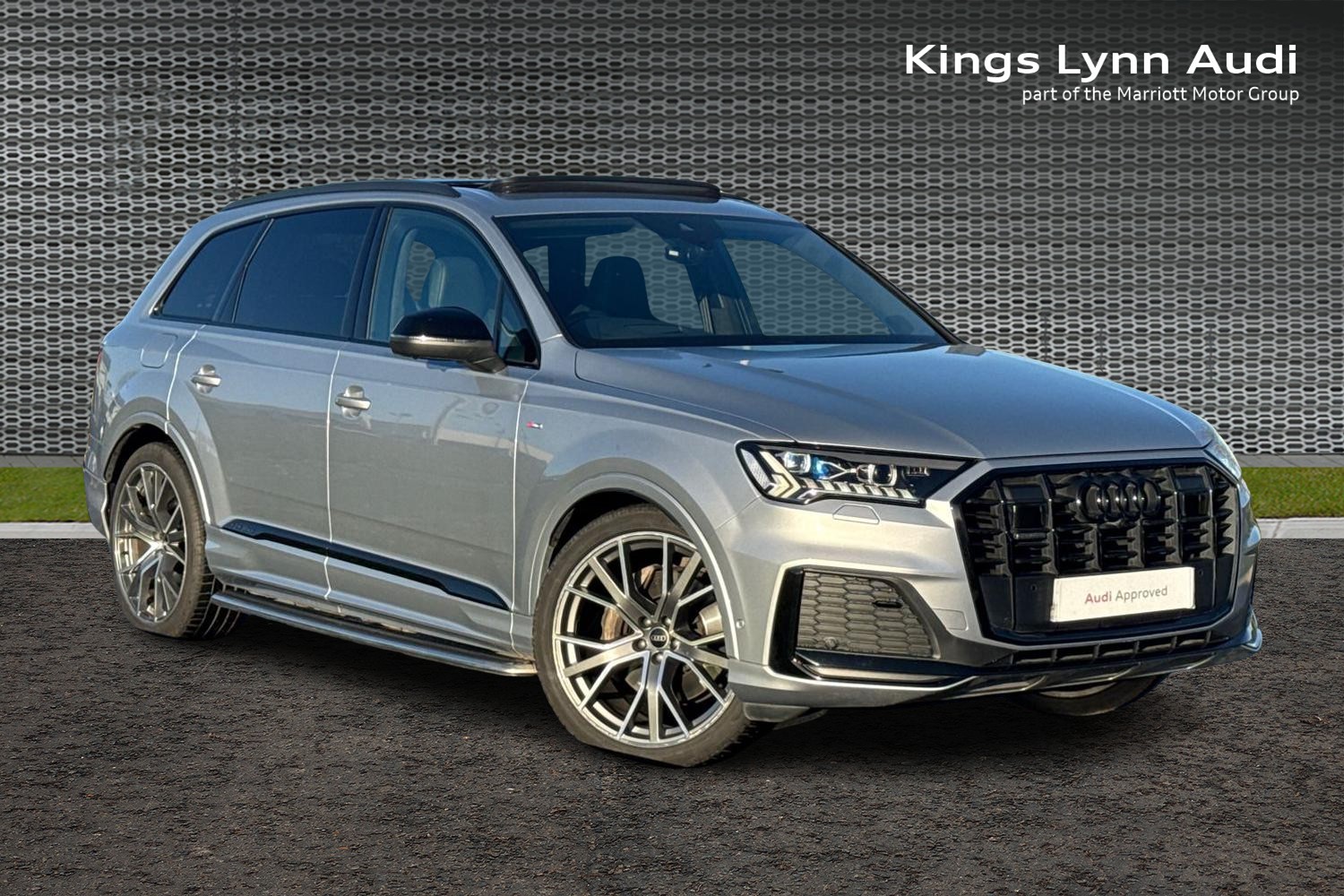 Main listing image - Audi Q7