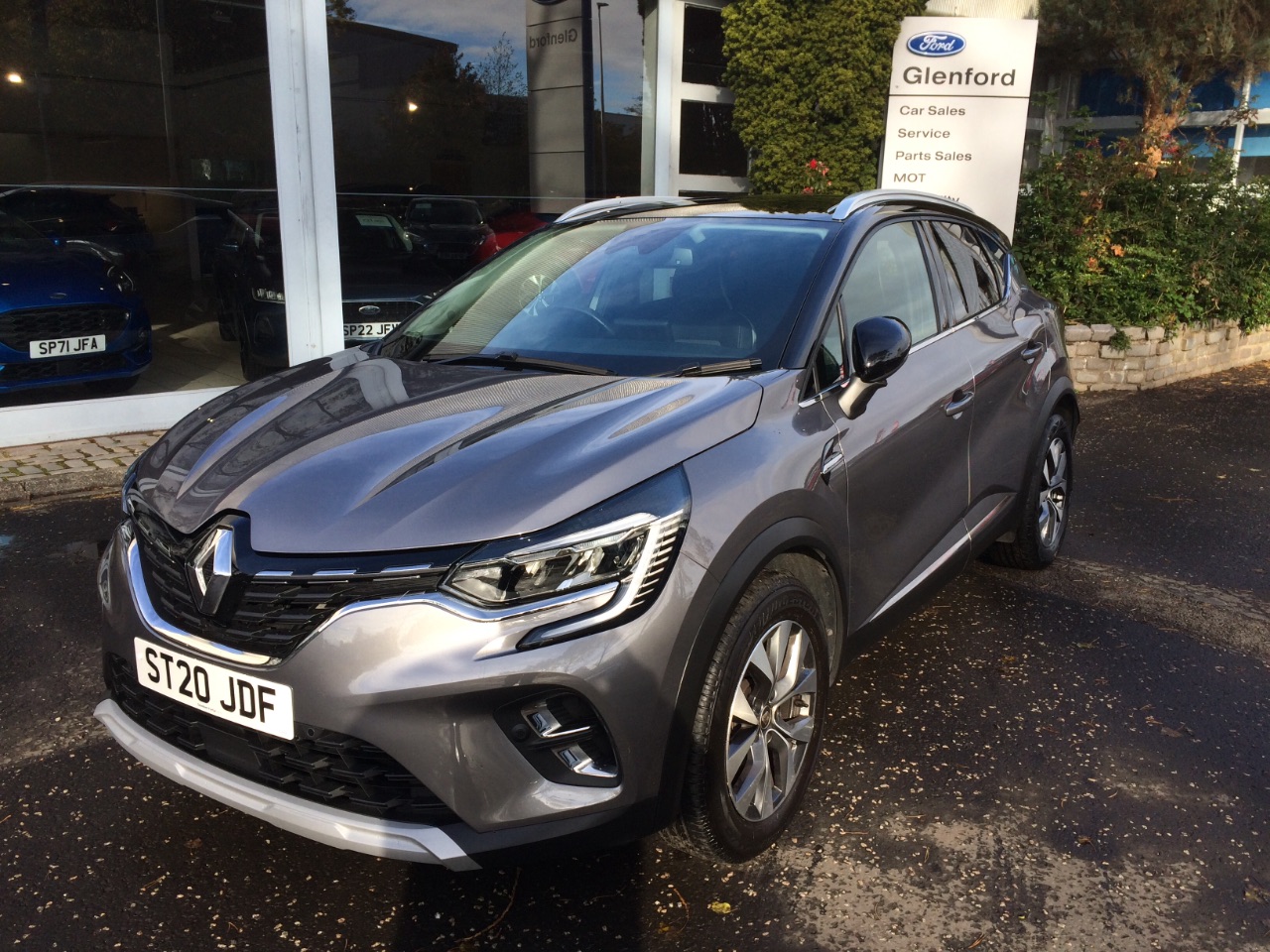 Main listing image - Renault Captur