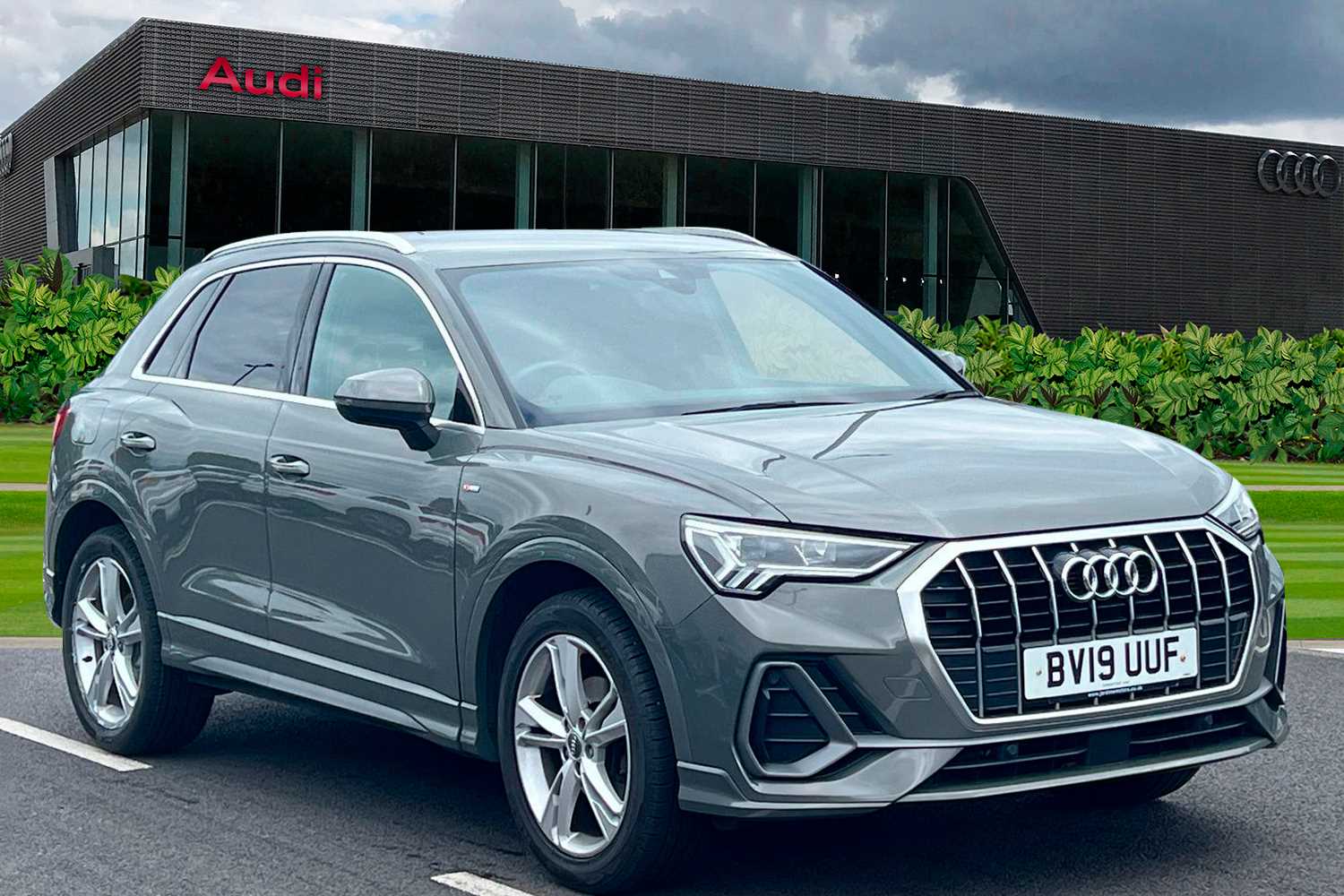 Main listing image - Audi Q3