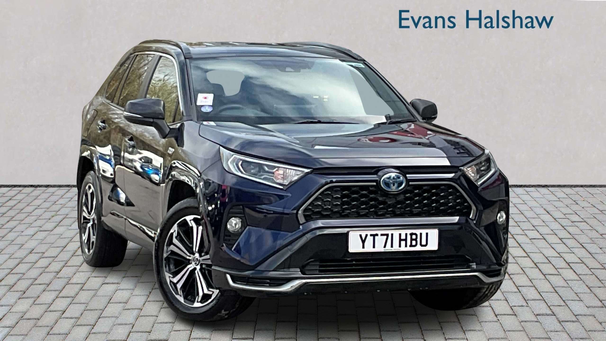 Main listing image - Toyota RAV4