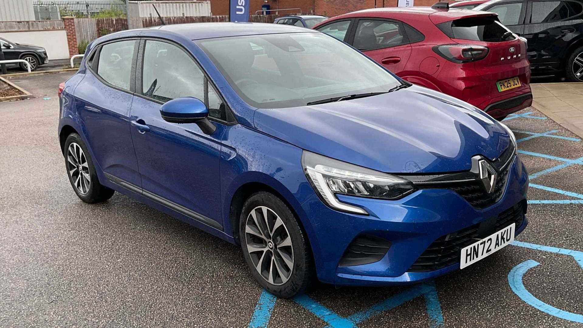 Main listing image - Renault Clio