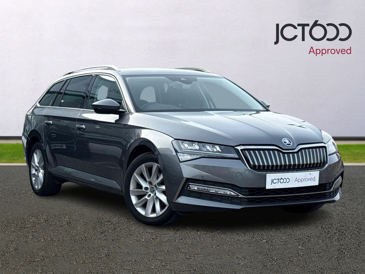 Main listing image - Skoda Superb Estate