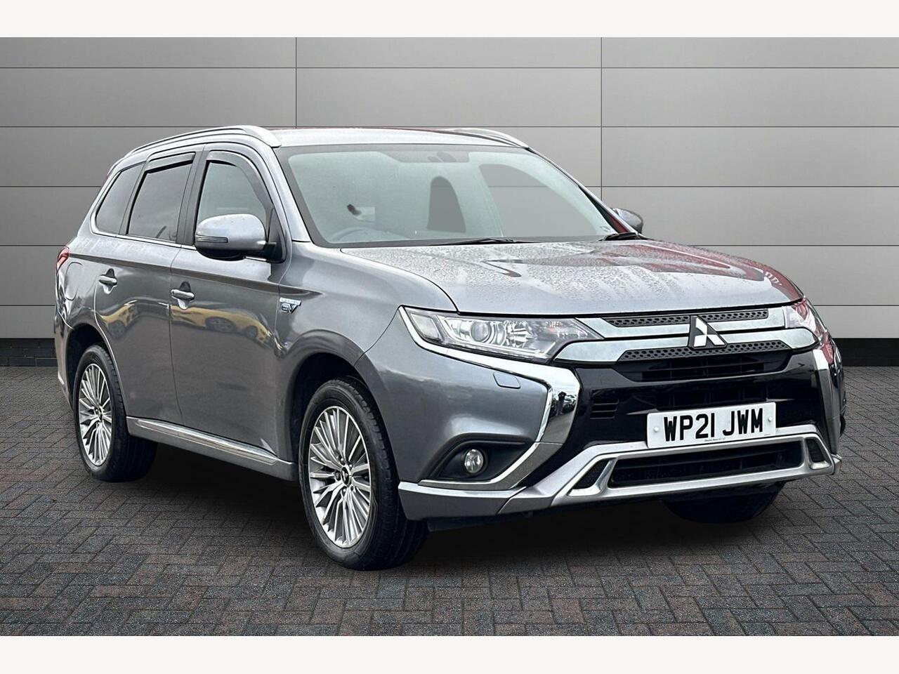 Main listing image - Mitsubishi Outlander