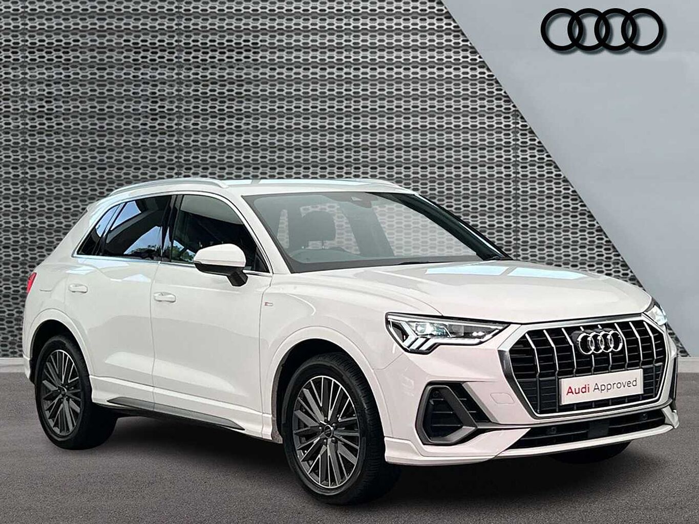 Main listing image - Audi Q3