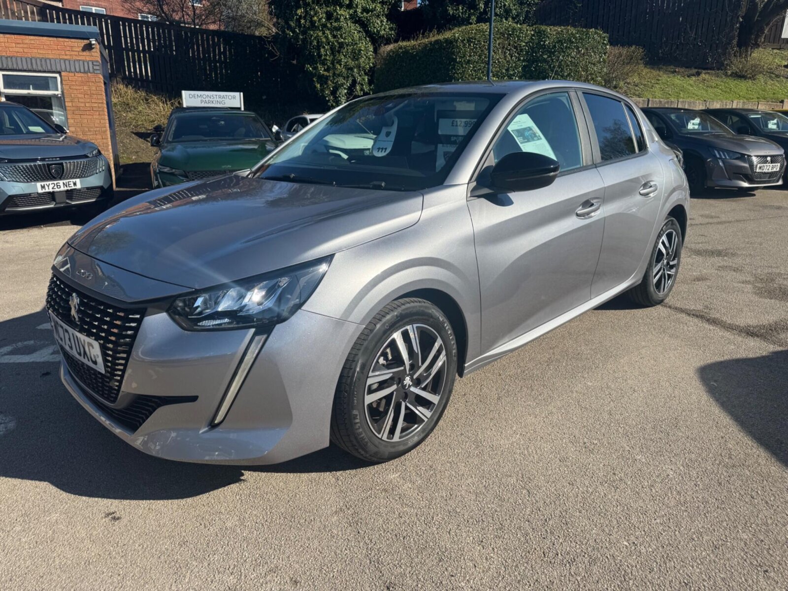 Main listing image - Peugeot 208