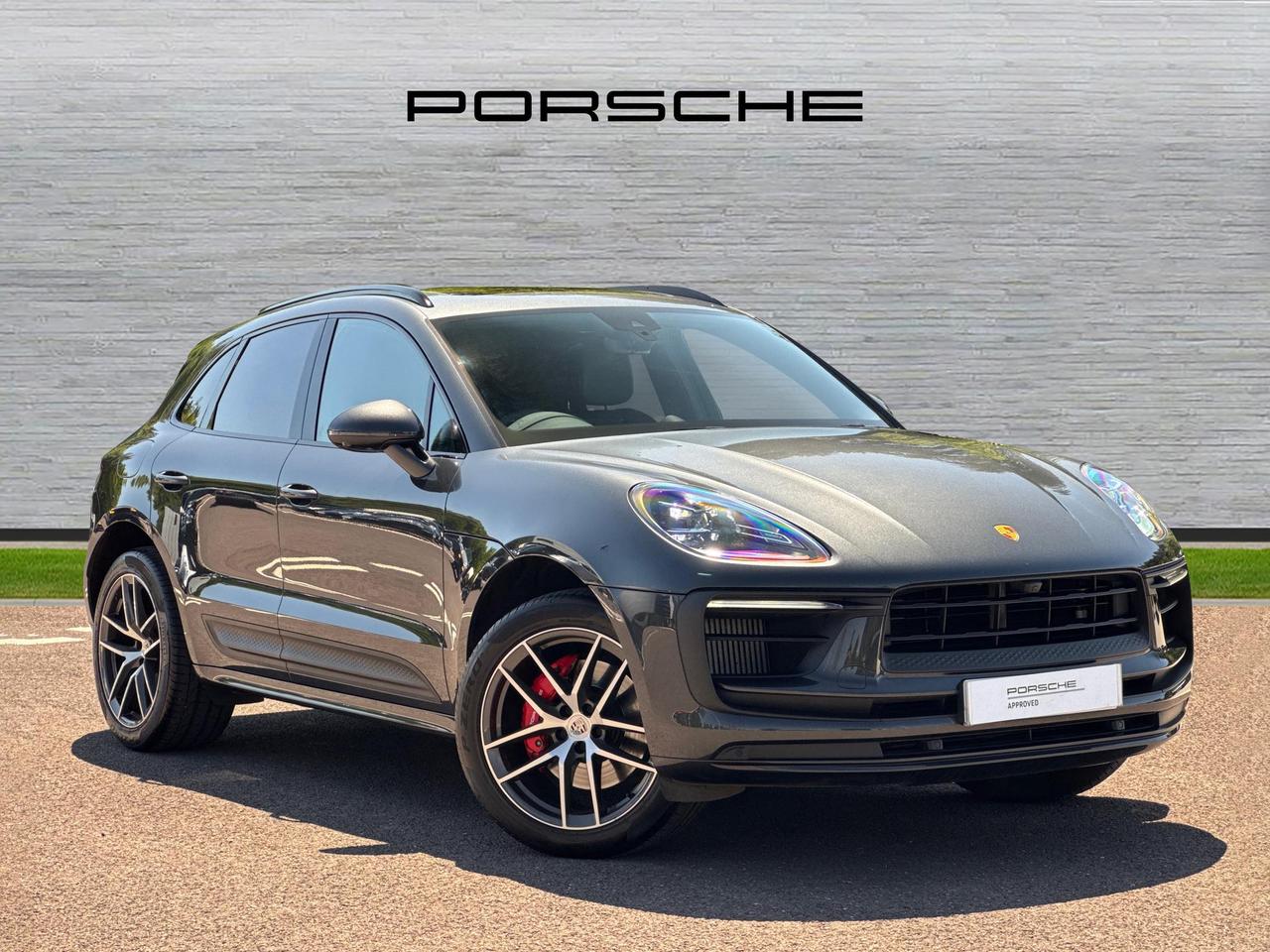 Main listing image - Porsche Macan