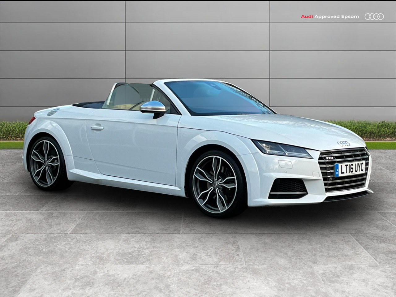 Main listing image - Audi TT S