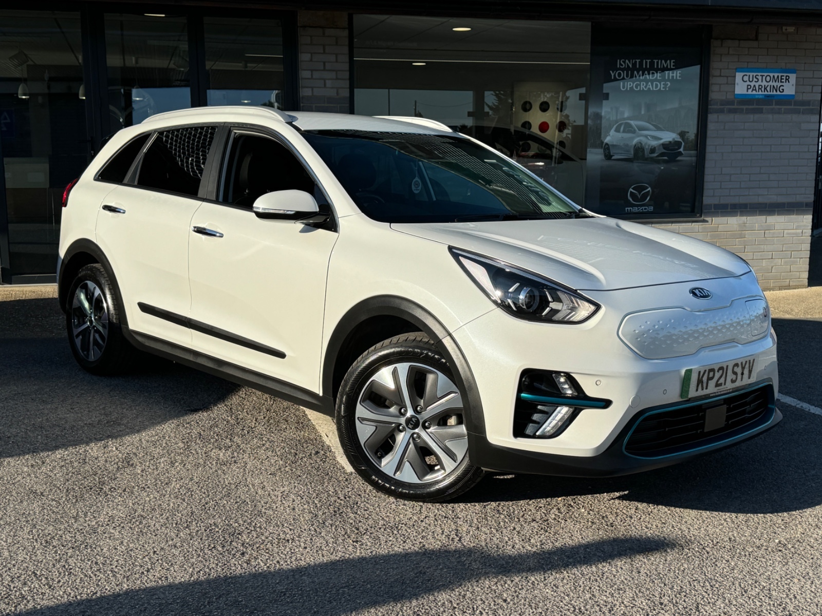 Main listing image - Kia e-Niro