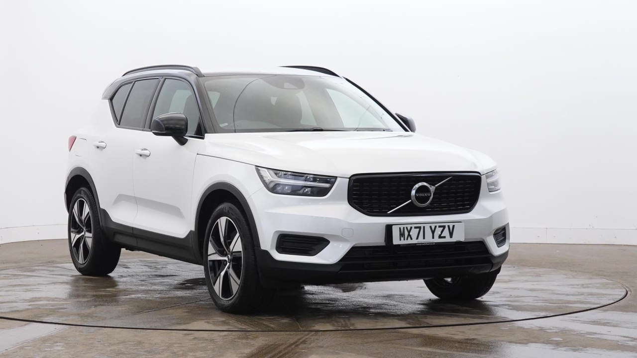 Main listing image - Volvo XC40 Recharge