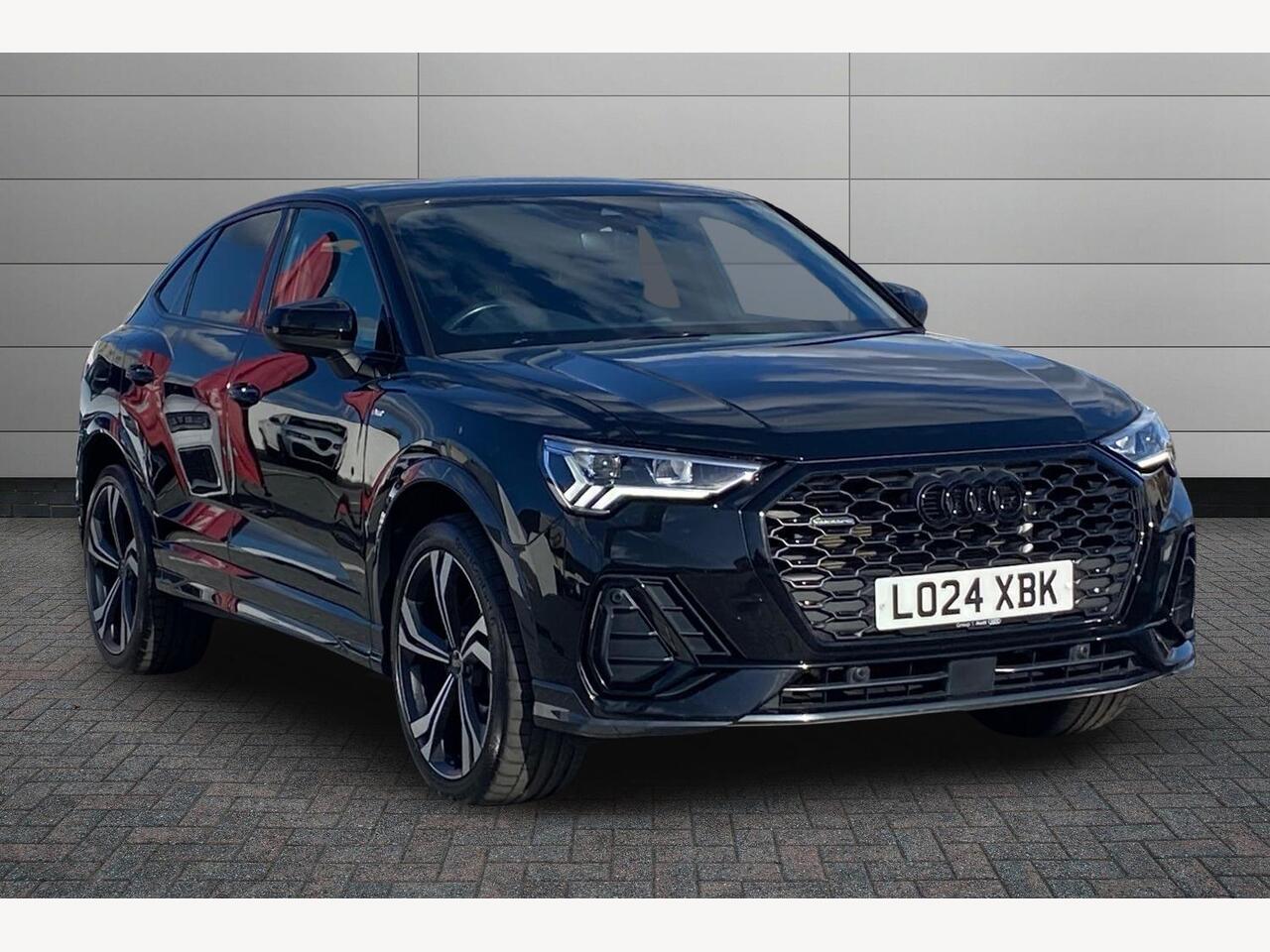Main listing image - Audi Q3