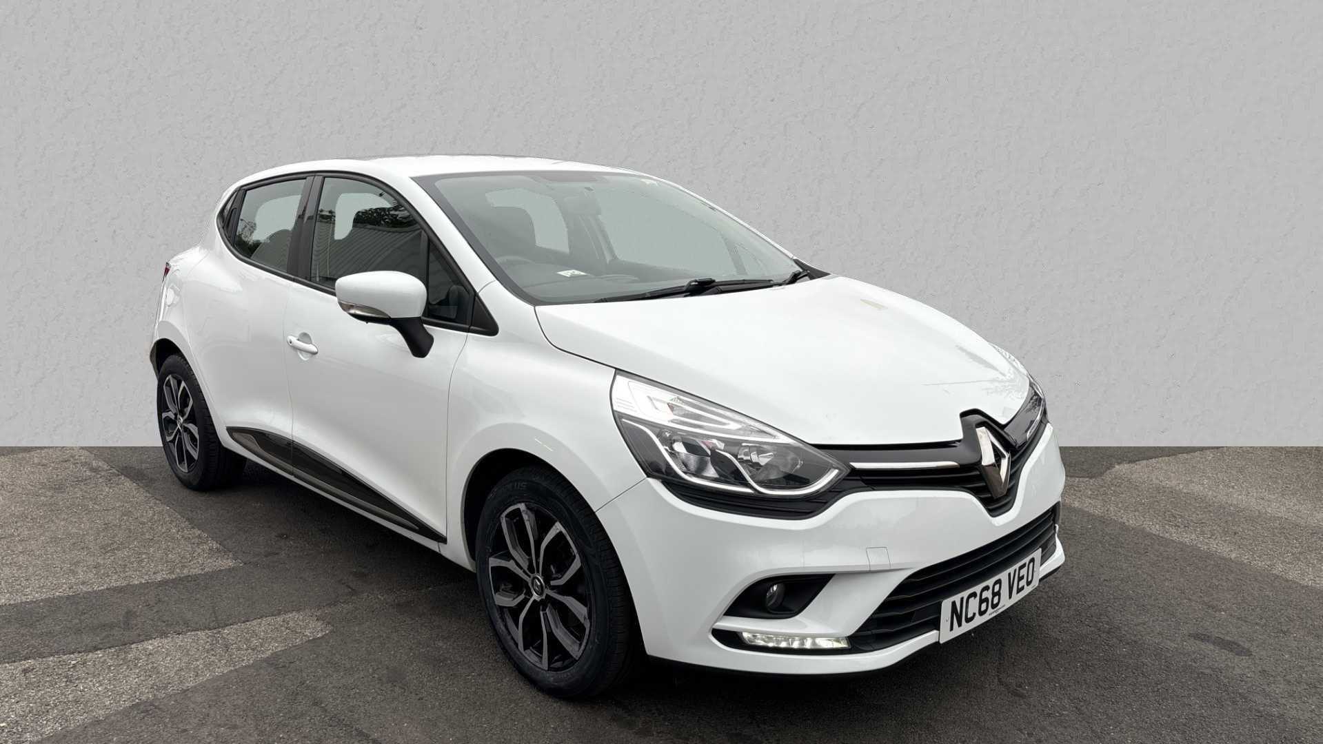 Main listing image - Renault Clio