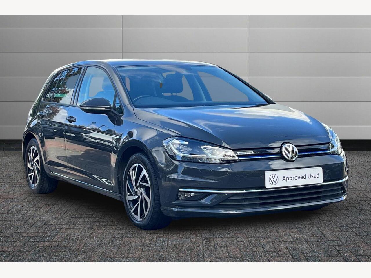 Main listing image - Volkswagen Golf