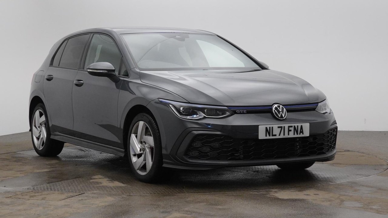 Main listing image - Volkswagen Golf GTE