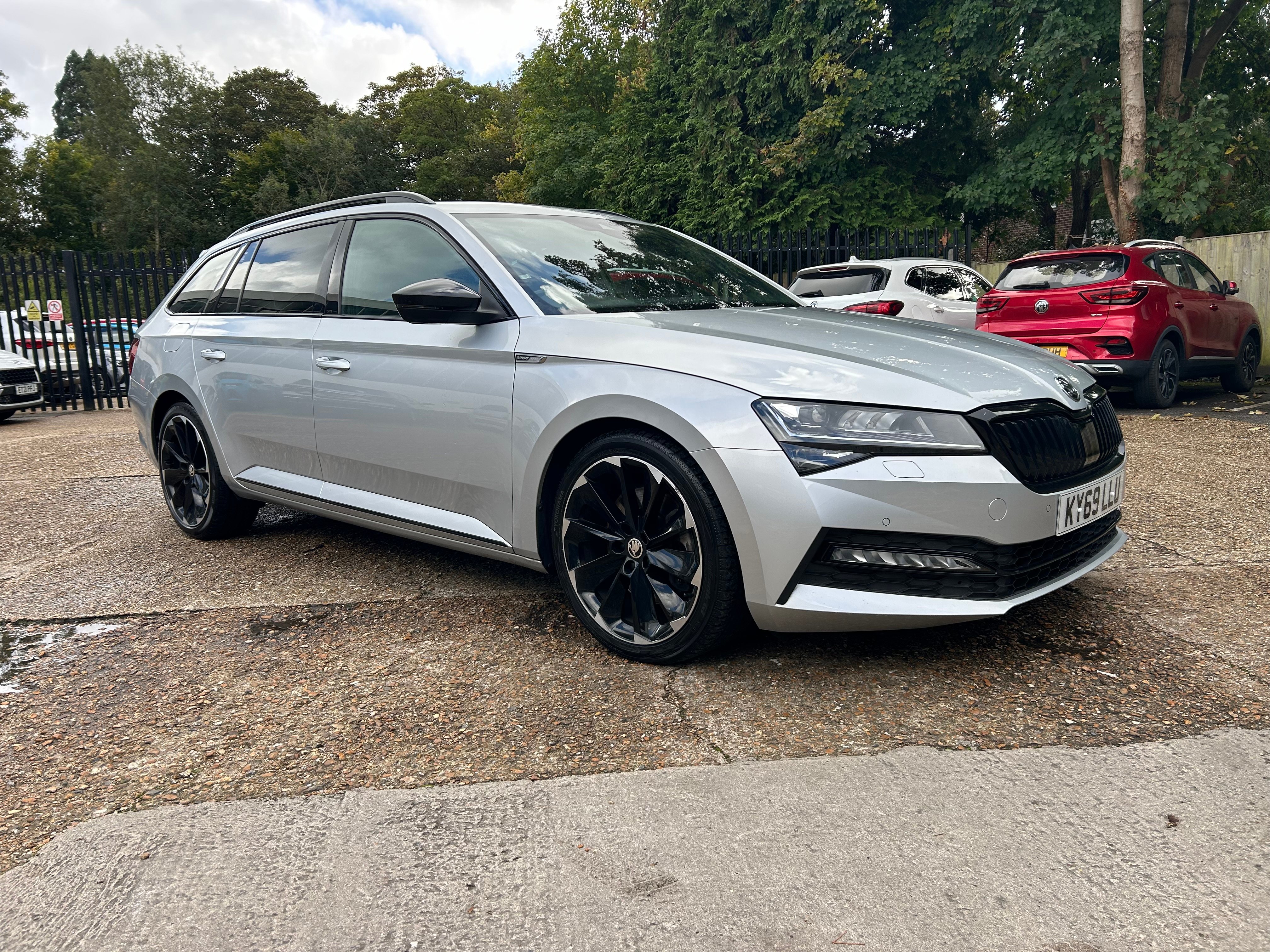 Main listing image - Skoda Superb Estate