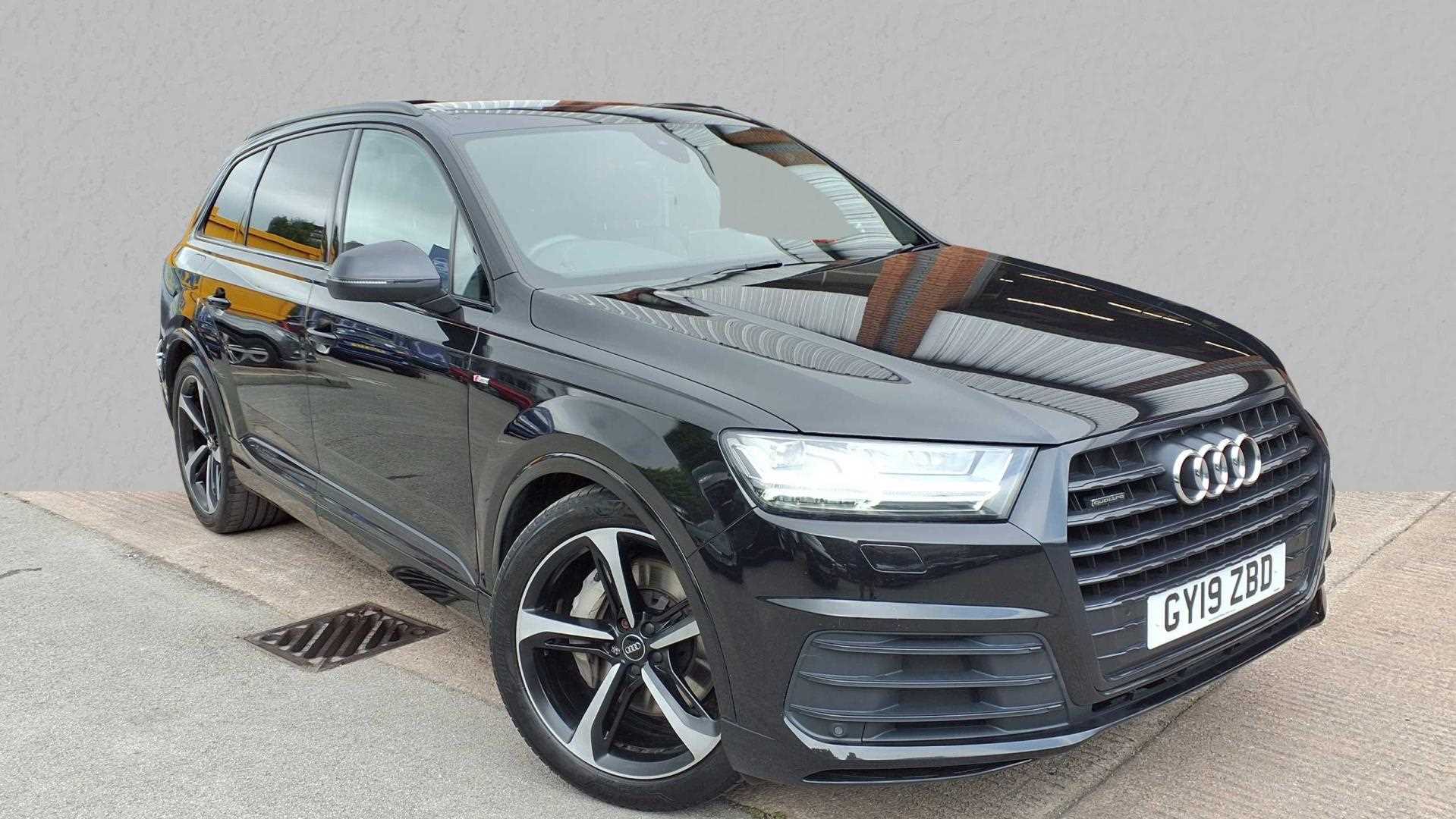 Main listing image - Audi Q7