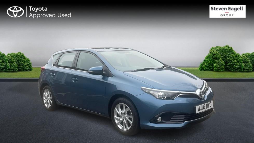 Main listing image - Toyota Auris