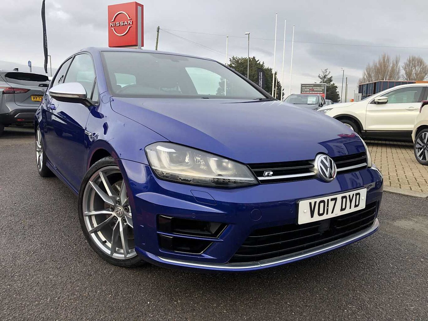Main listing image - Volkswagen Golf R