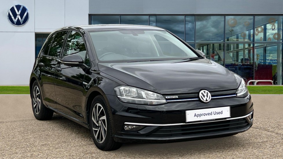 Main listing image - Volkswagen Golf