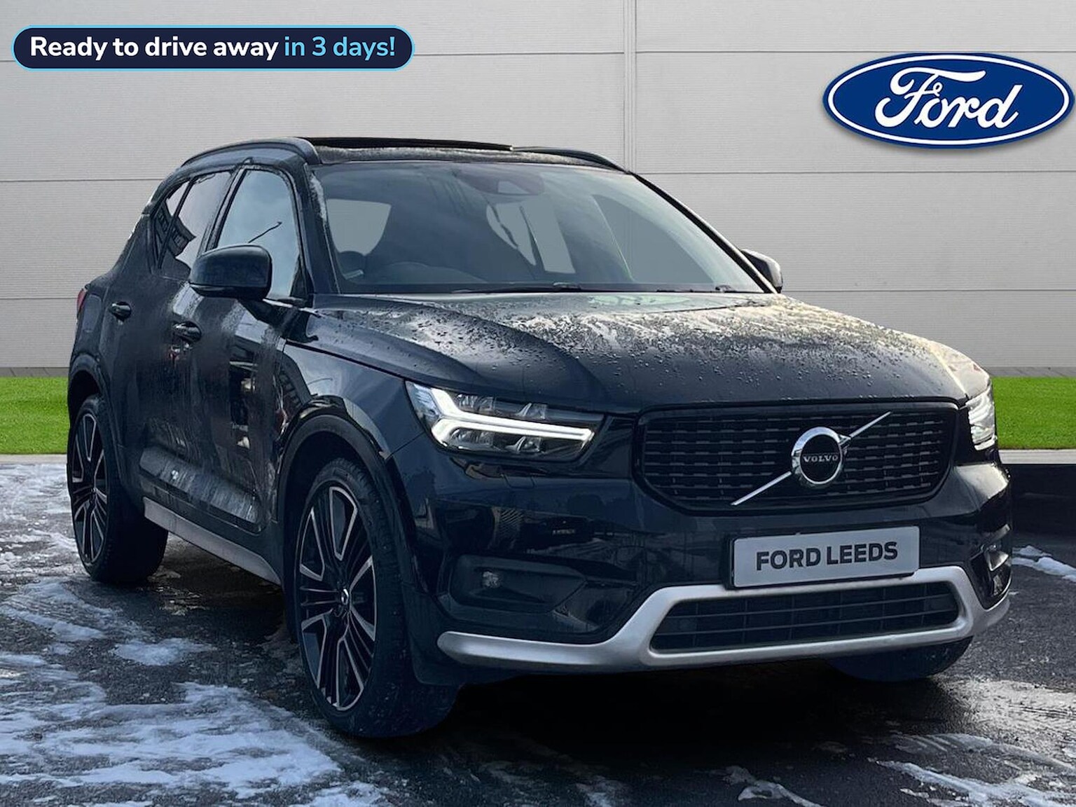 Main listing image - Volvo XC40 Recharge