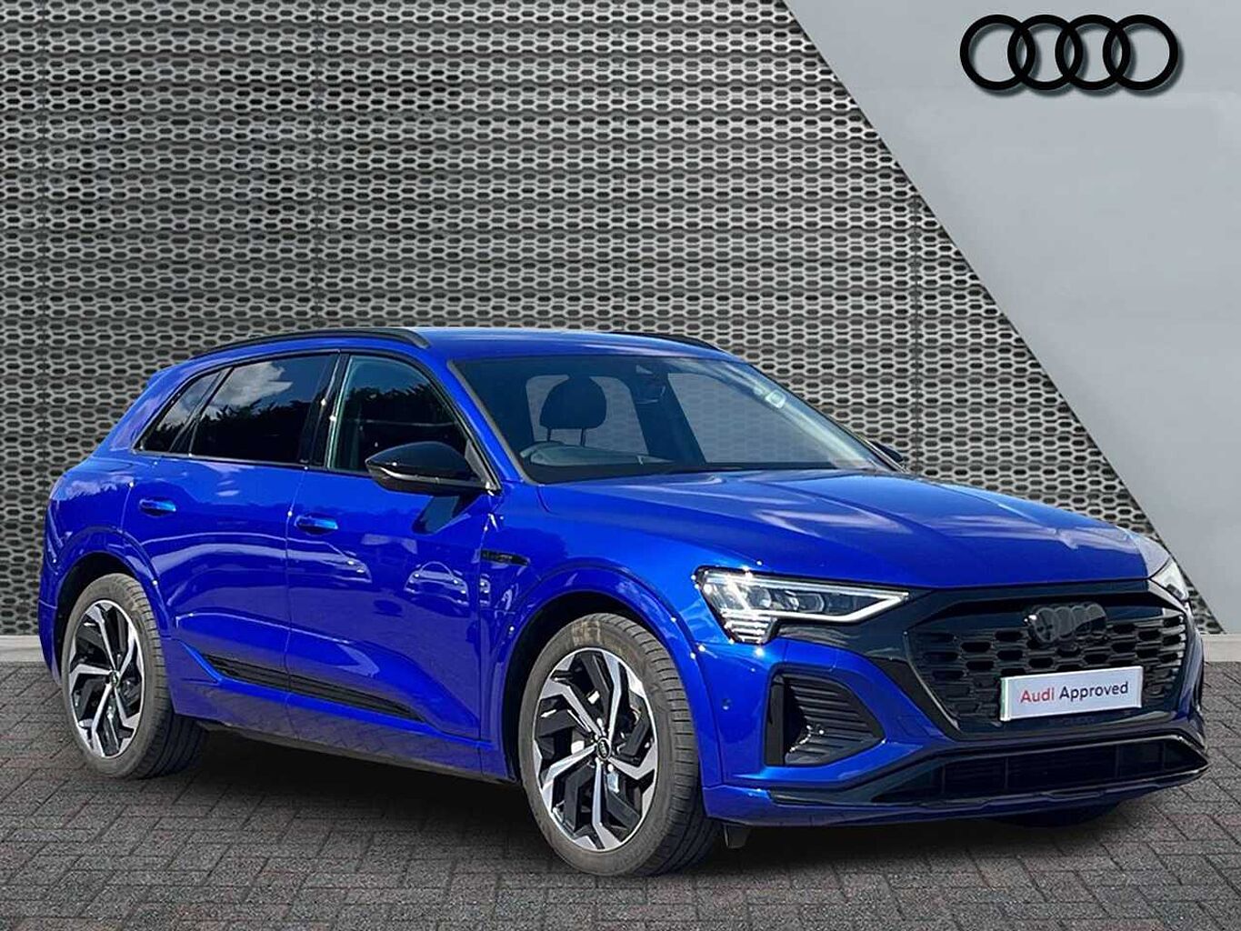 Main listing image - Audi Q8