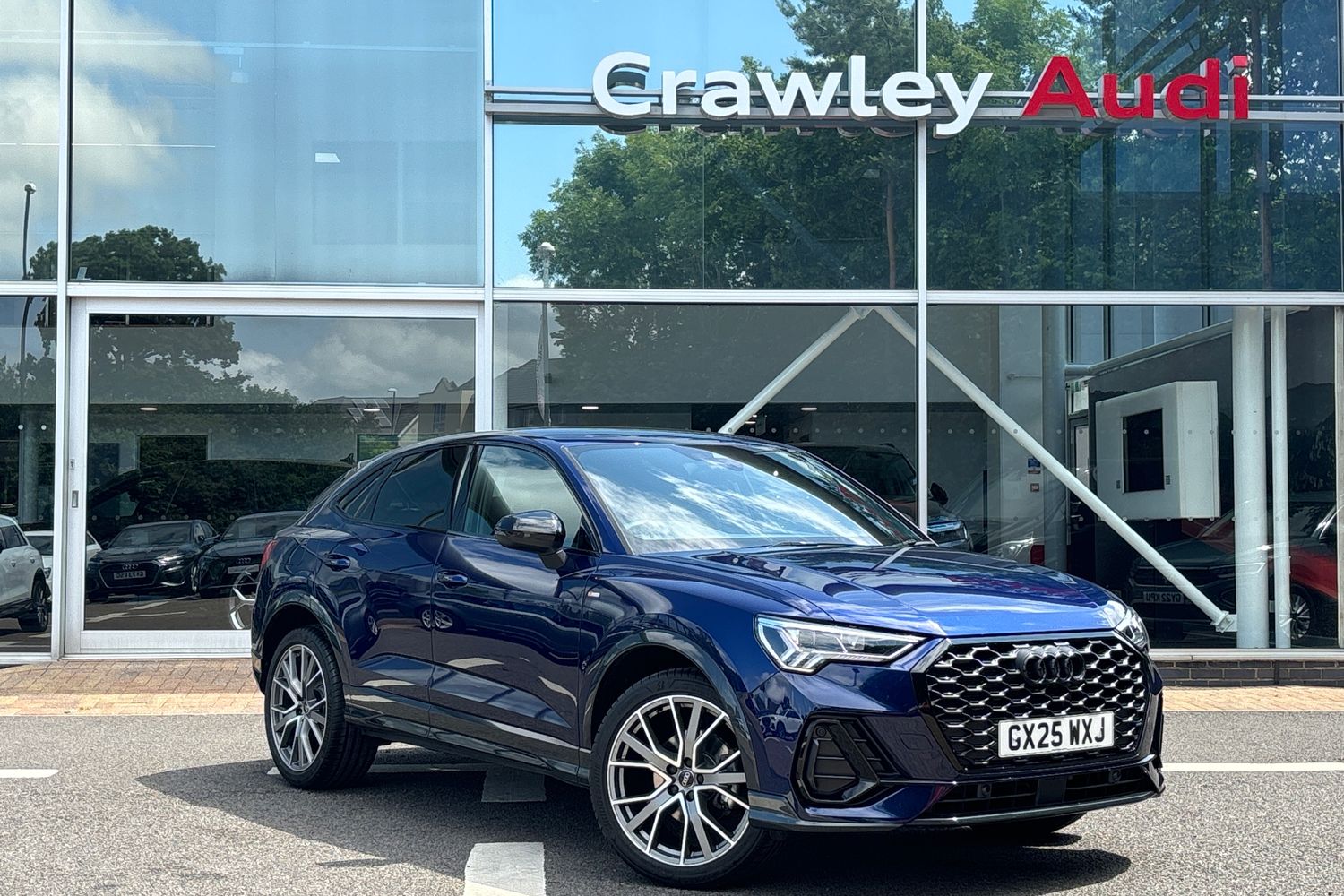 Main listing image - Audi Q3