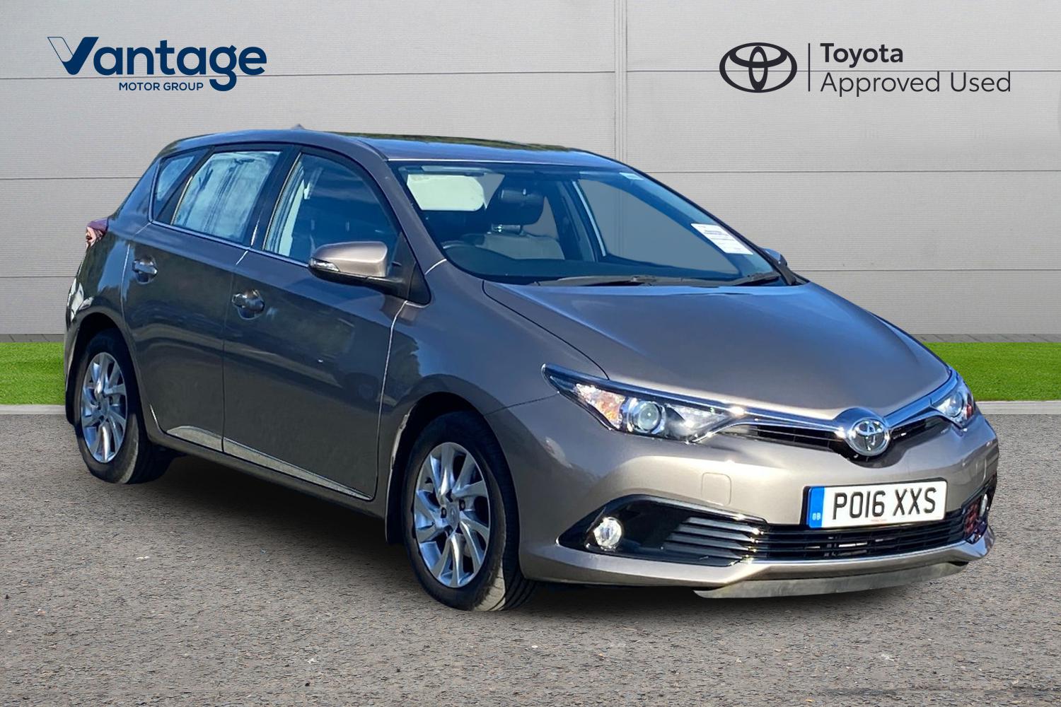 Main listing image - Toyota Auris
