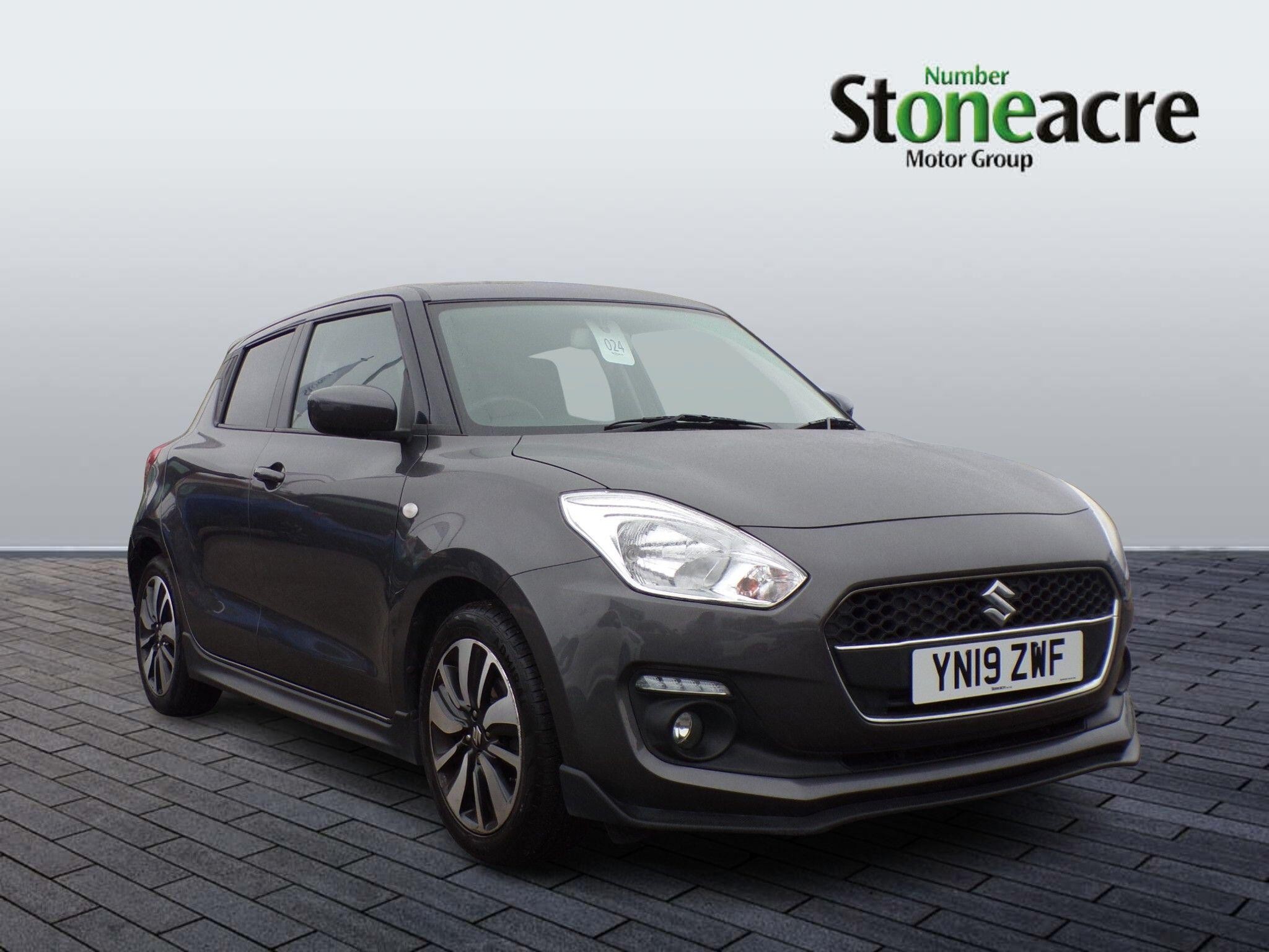 Main listing image - Suzuki Swift