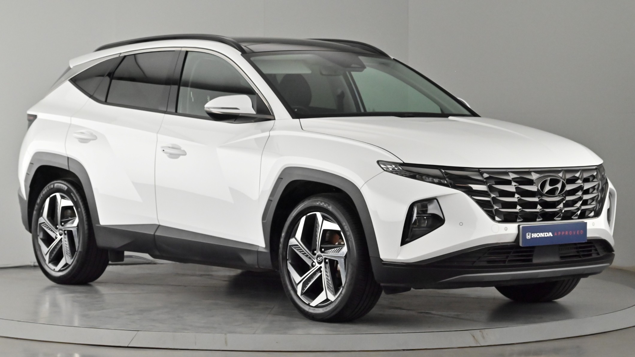 Main listing image - Hyundai Tucson