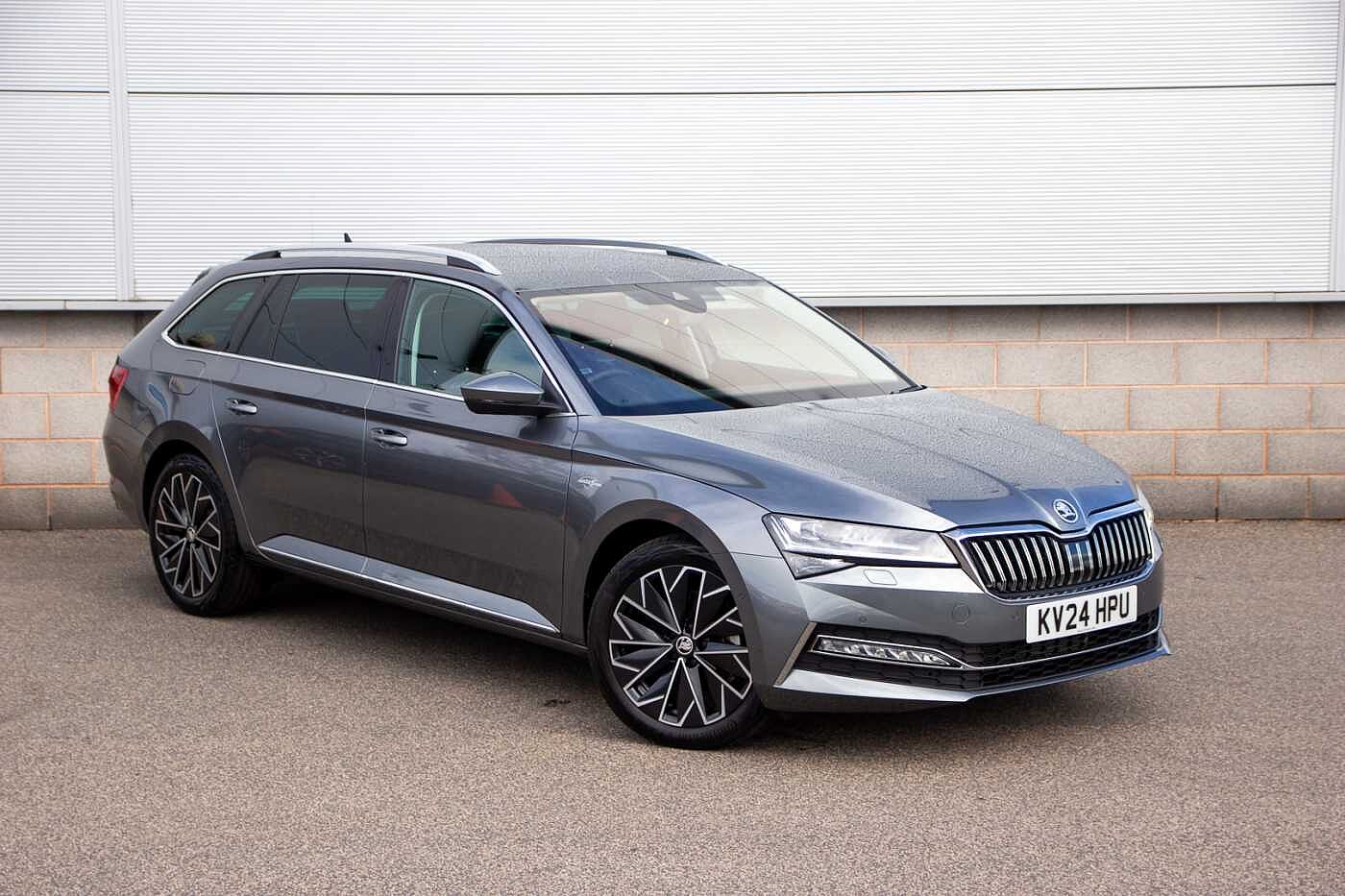 Main listing image - Skoda Superb Estate