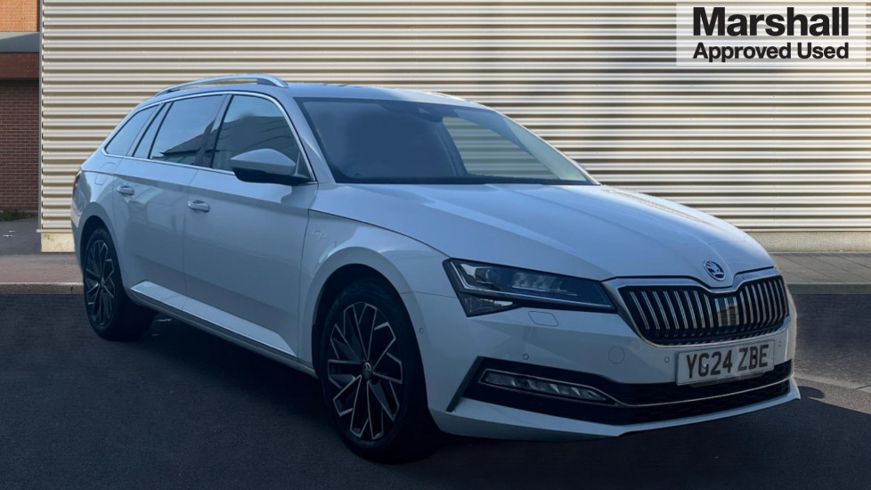 Main listing image - Skoda Superb Estate
