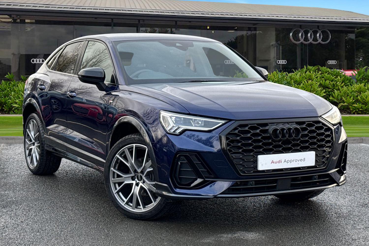 Main listing image - Audi Q3